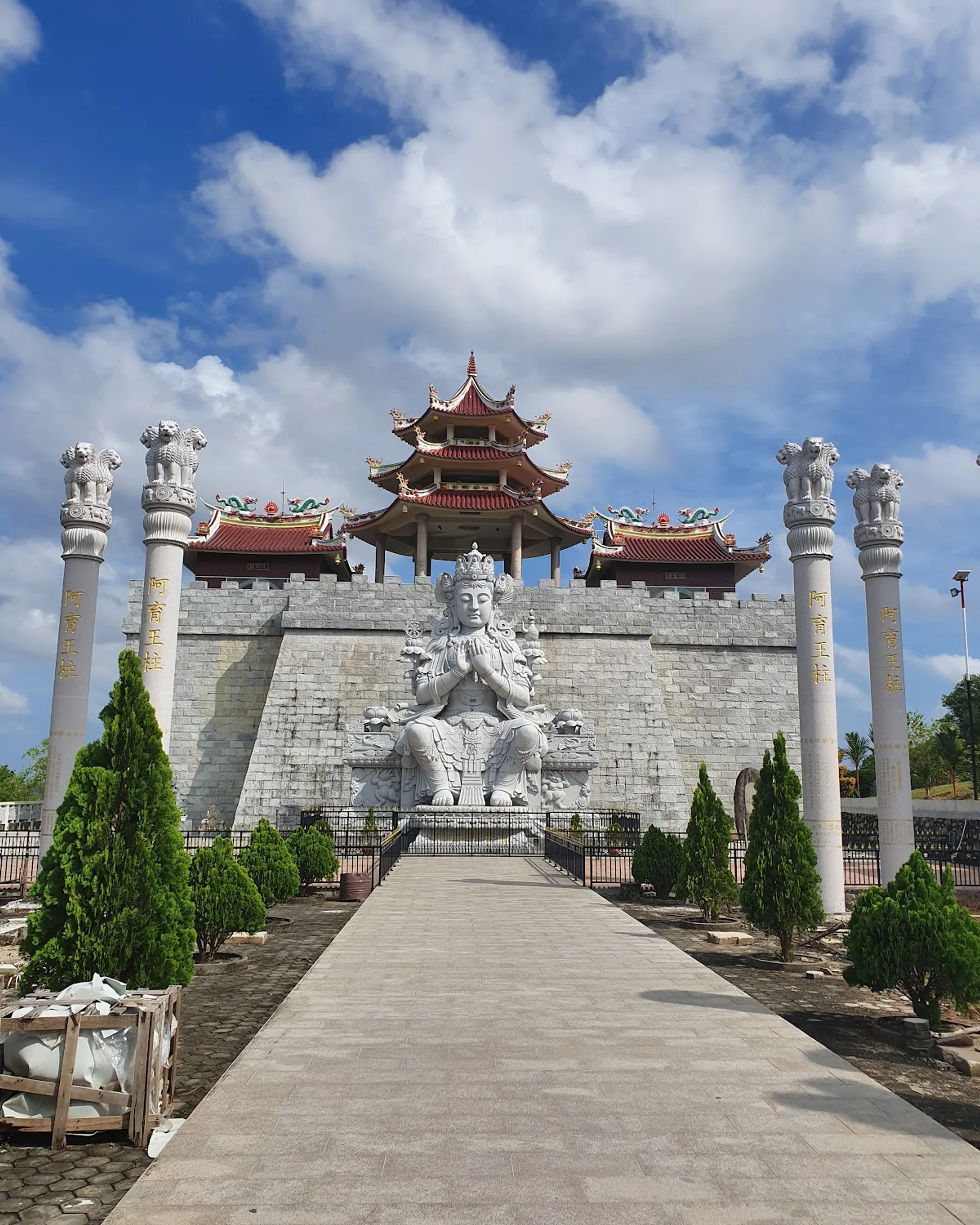 39182b67821e4987a0e12dc1ae97a2d4 500 Lohan temple