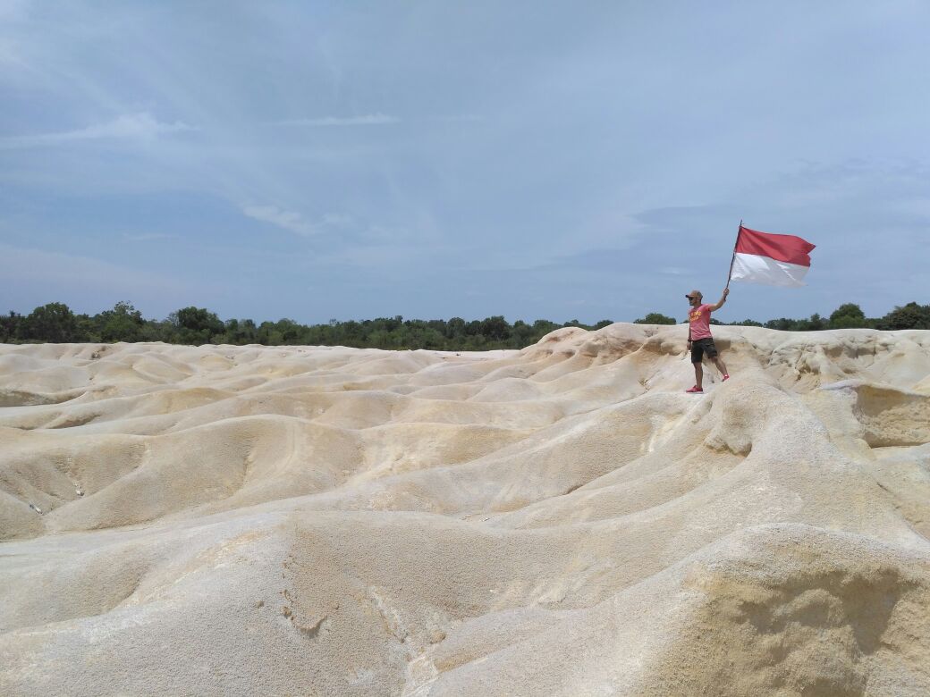 gurun-pasir-bintan-bukit-pasir-busung-4 sand dunes